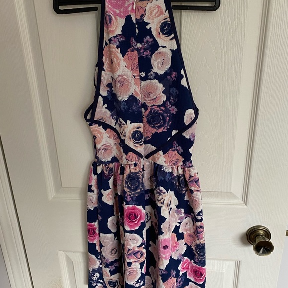 Design lab flower dress- size small - Picture 2 of 3